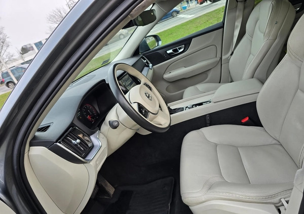 Volvo V60 Cross Country cena 162500 przebieg: 66000, rok produkcji 2020 z Warszawa małe 121